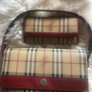 Set of Burberry shoulder purse and wallet